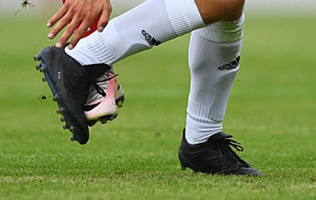 Botines sales adidas blackout